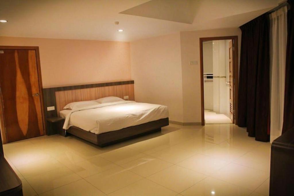 Ktc Hotel Sungkai Esterno foto