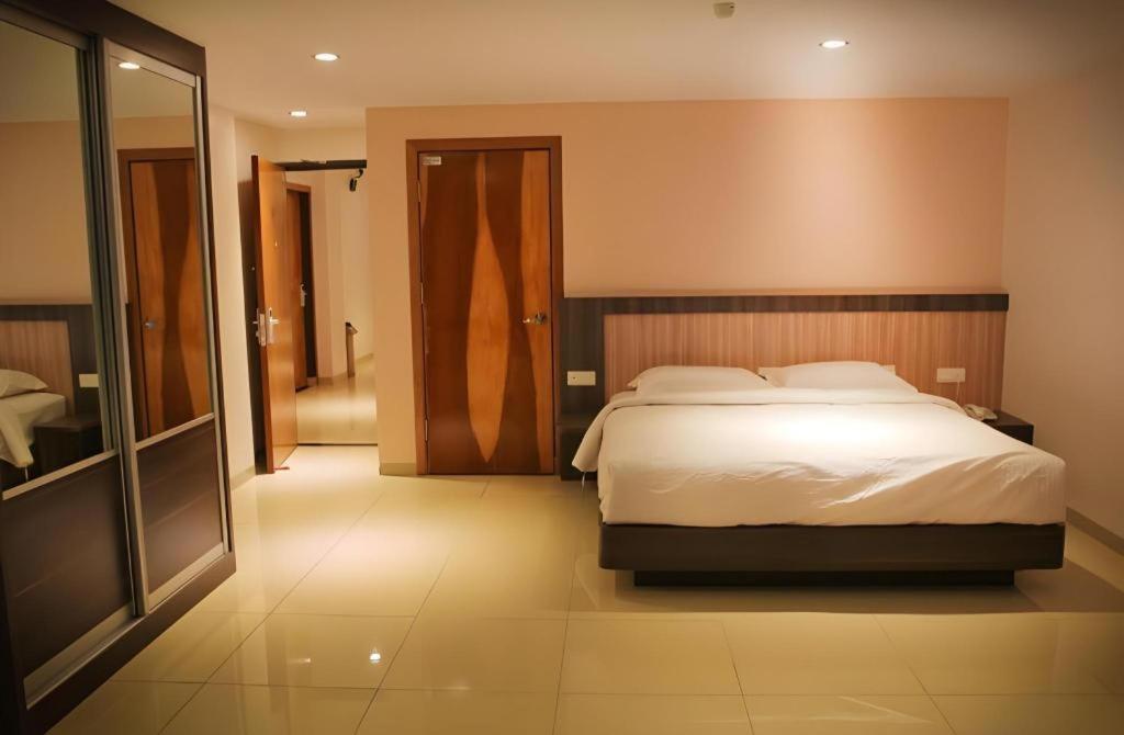 Ktc Hotel Sungkai Esterno foto