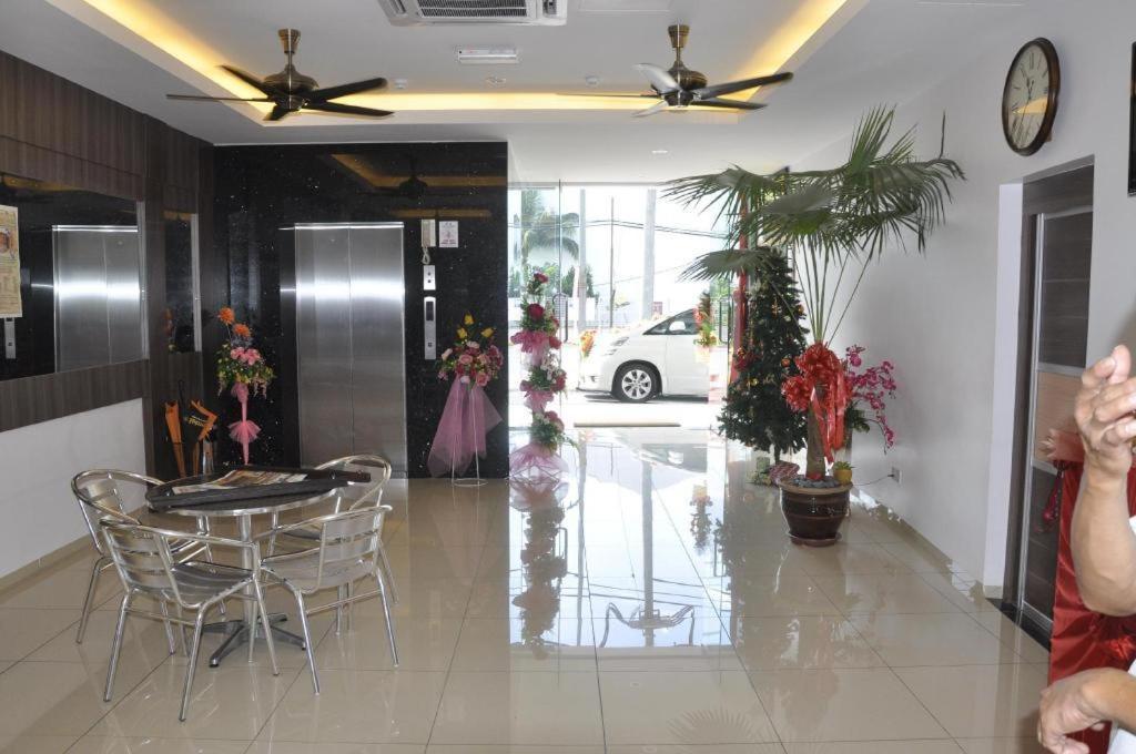 Ktc Hotel Sungkai Esterno foto